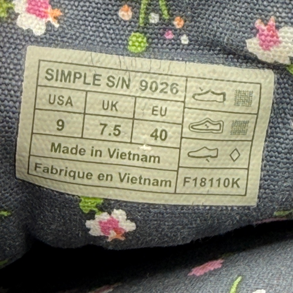 Vintage Simple Shoes WM 9 Black Canvas Low Top Skater Sneaker Y2K Grunge Granola - Picture 2 of 9